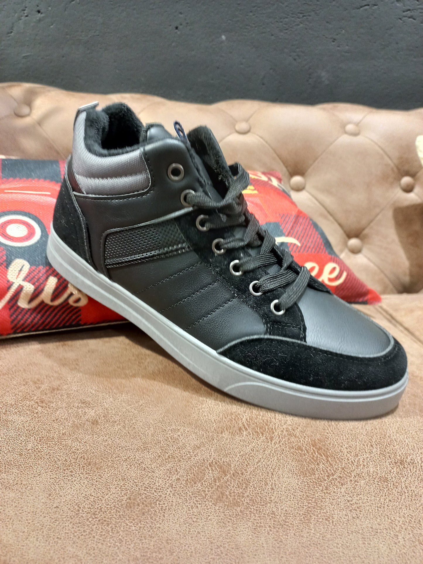 Bota James