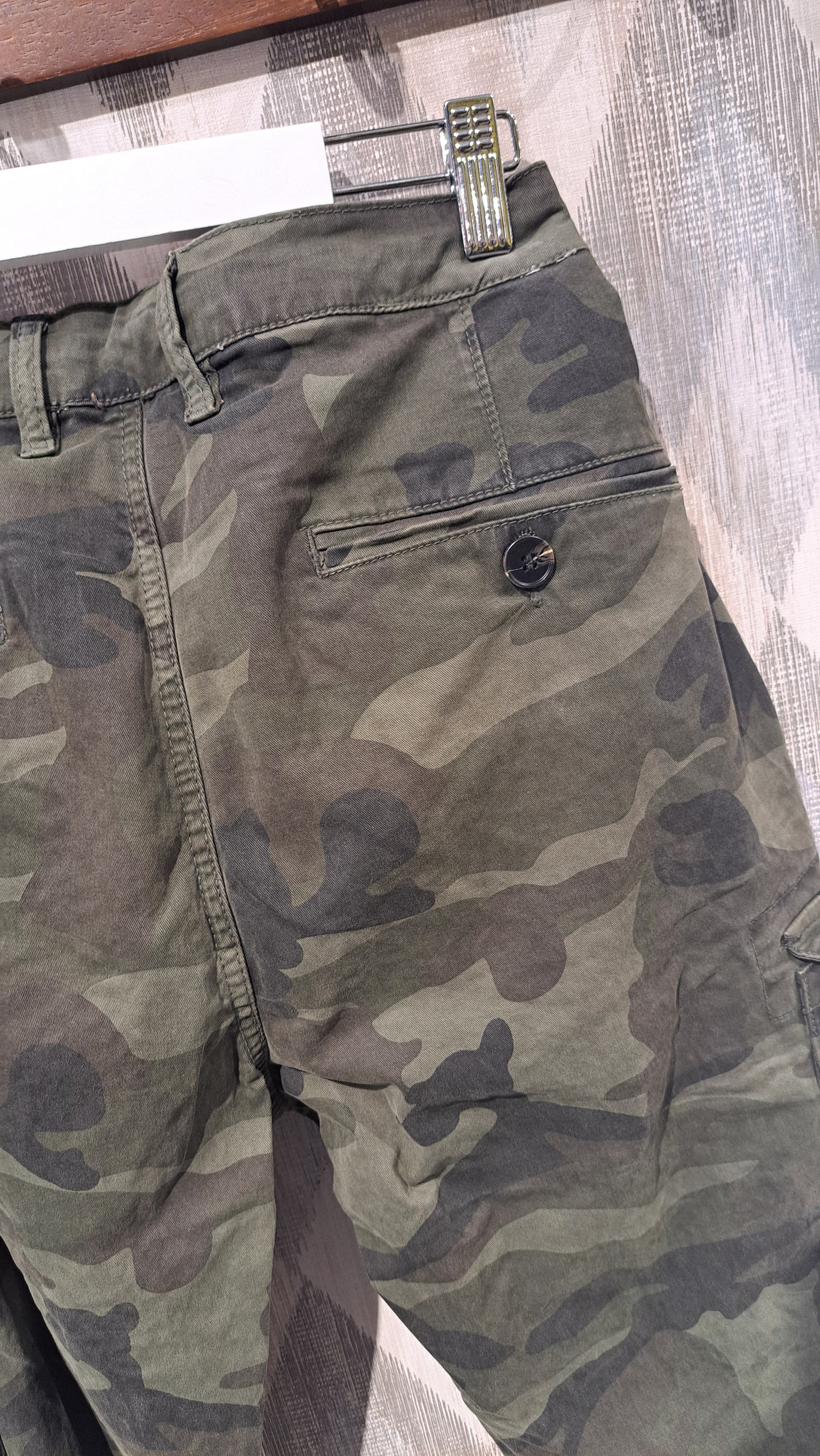 Pantalon cargo camuflaje