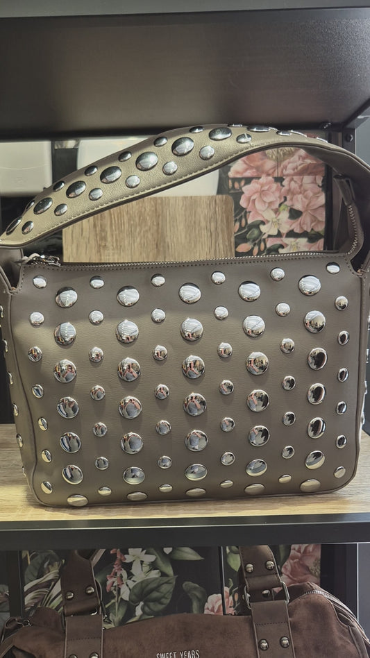 Bolso tachuelas