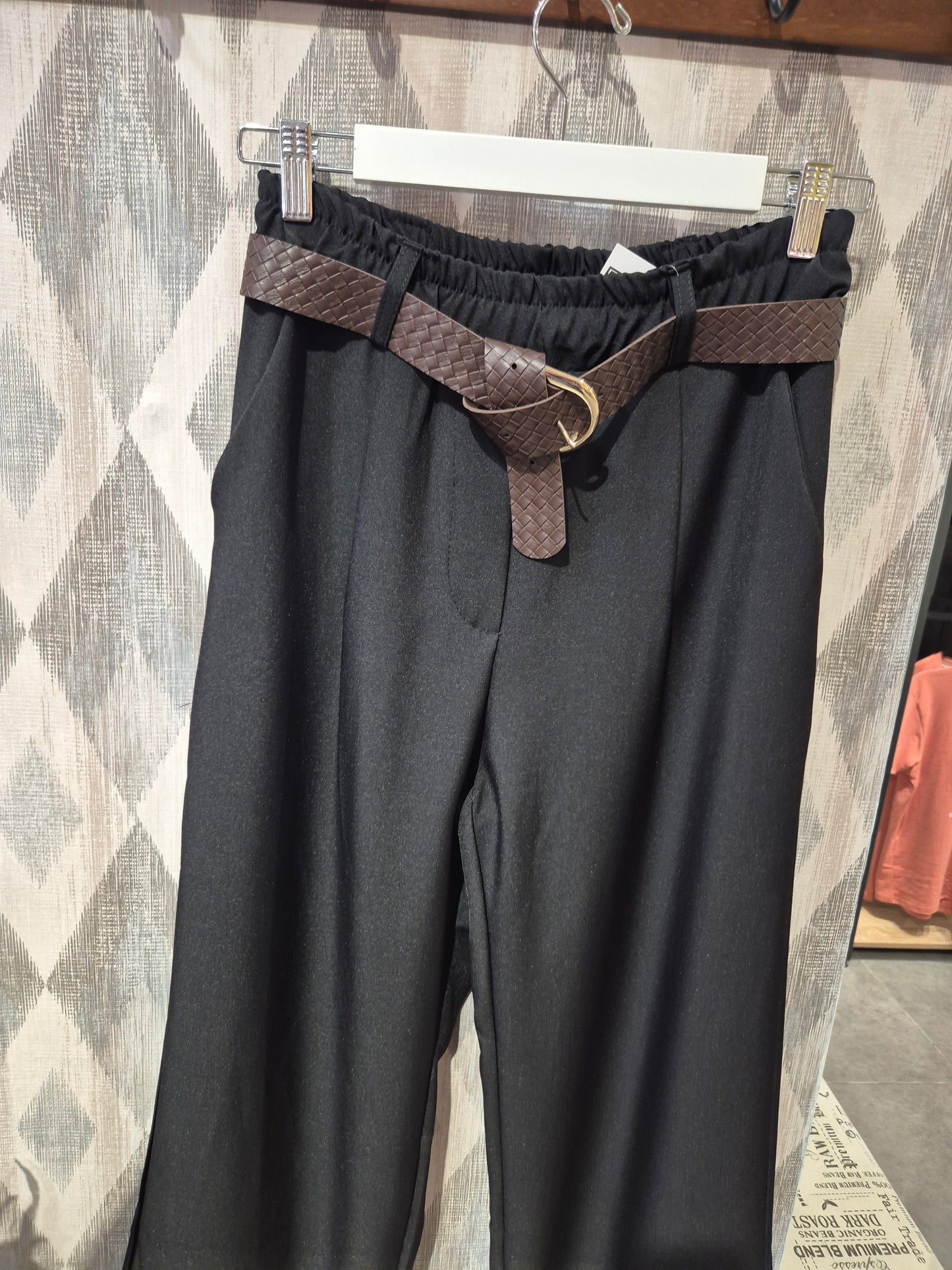 Pantalón cropped