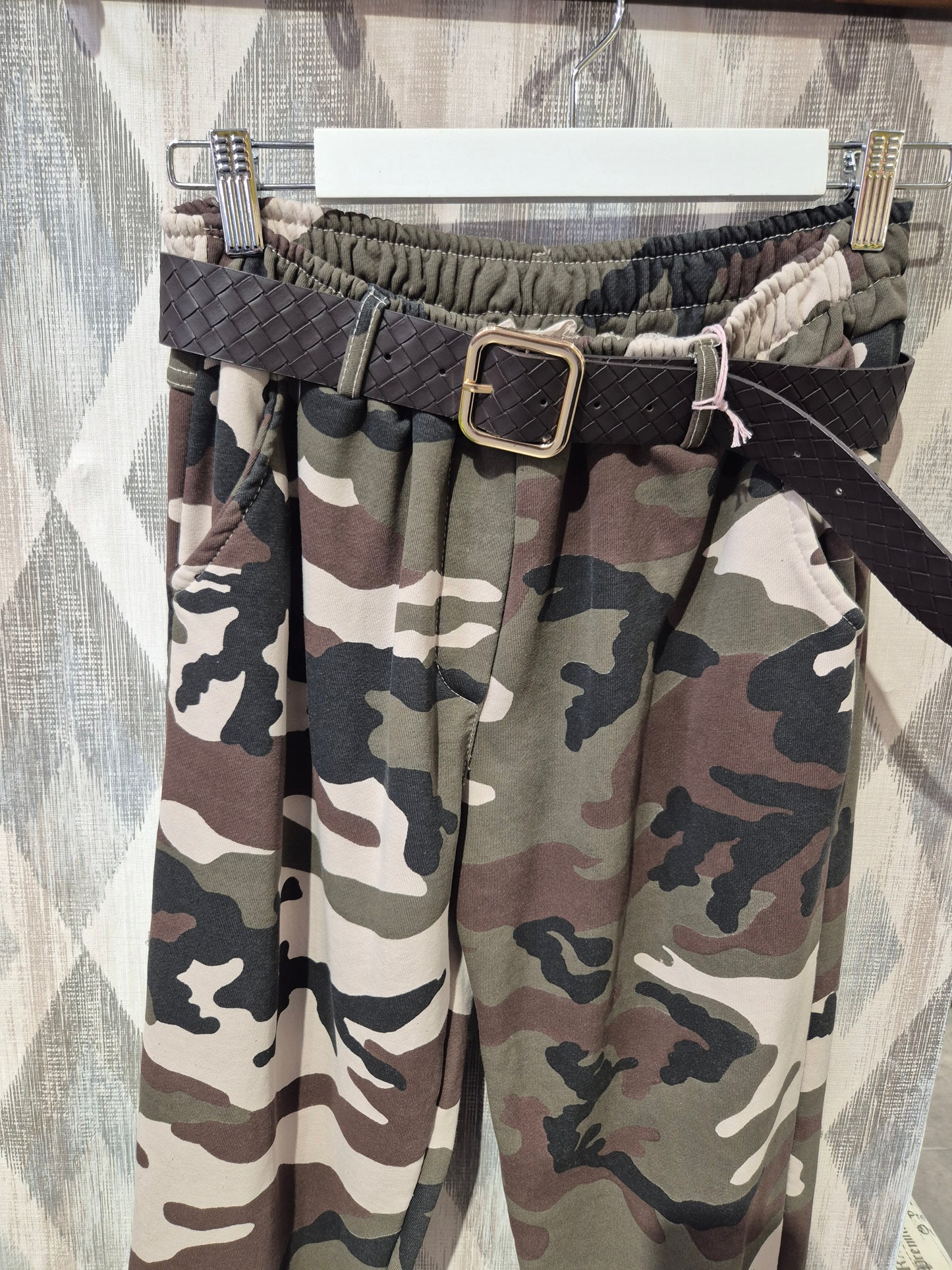 Pantalón jogger camuflaje