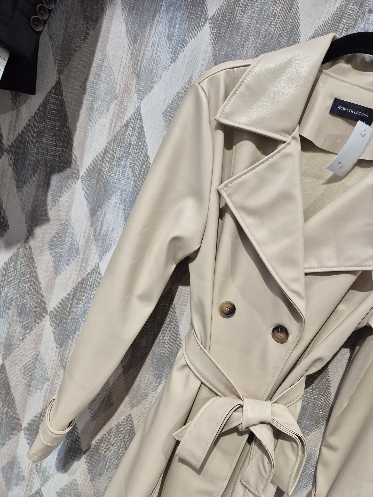 Gabardina efecto piel