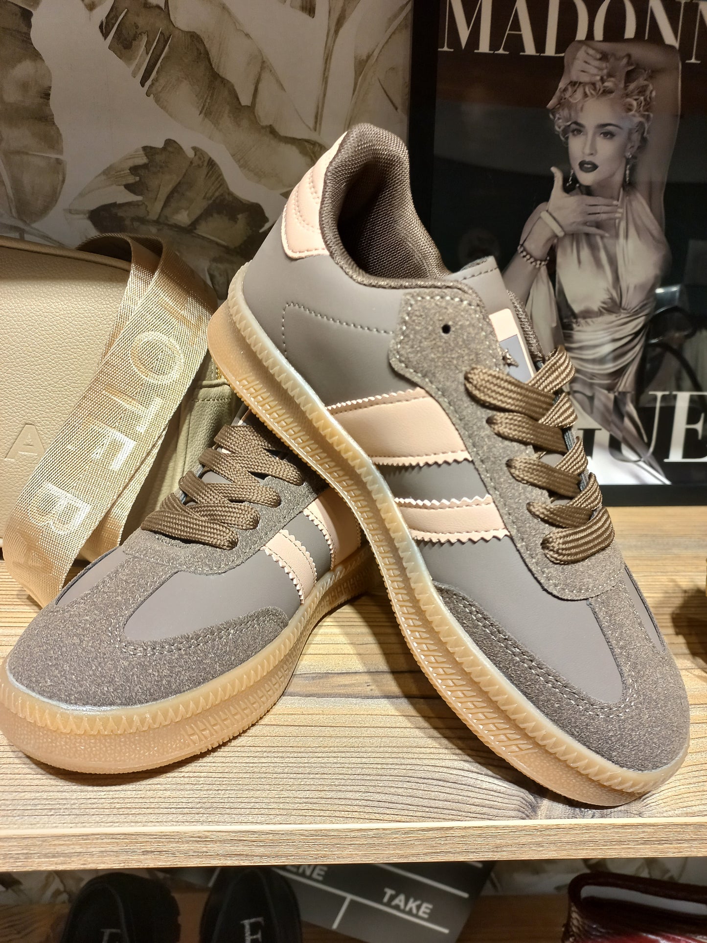 Zapatilla Retro