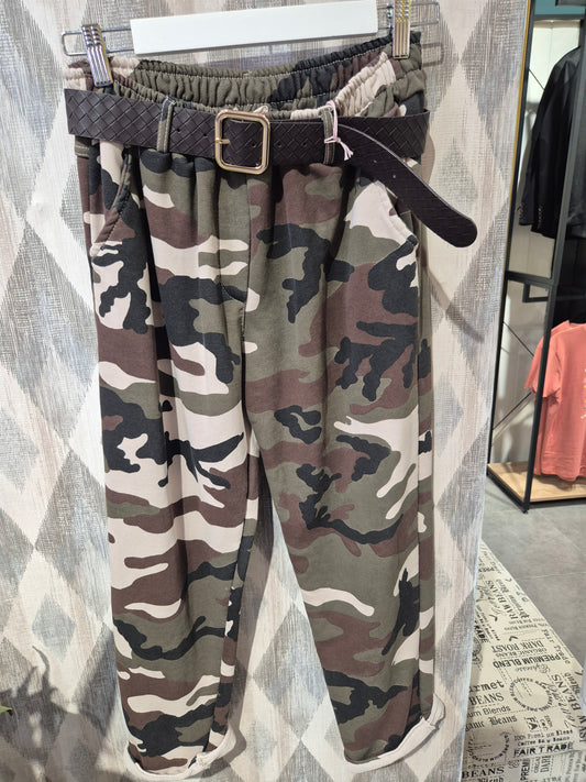 Pantalón jogger camuflaje
